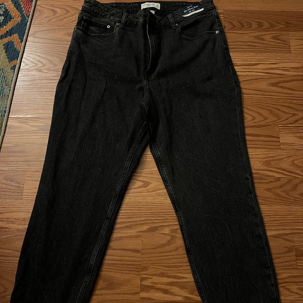 Abercrombie & Fitch Black Mom Jeans